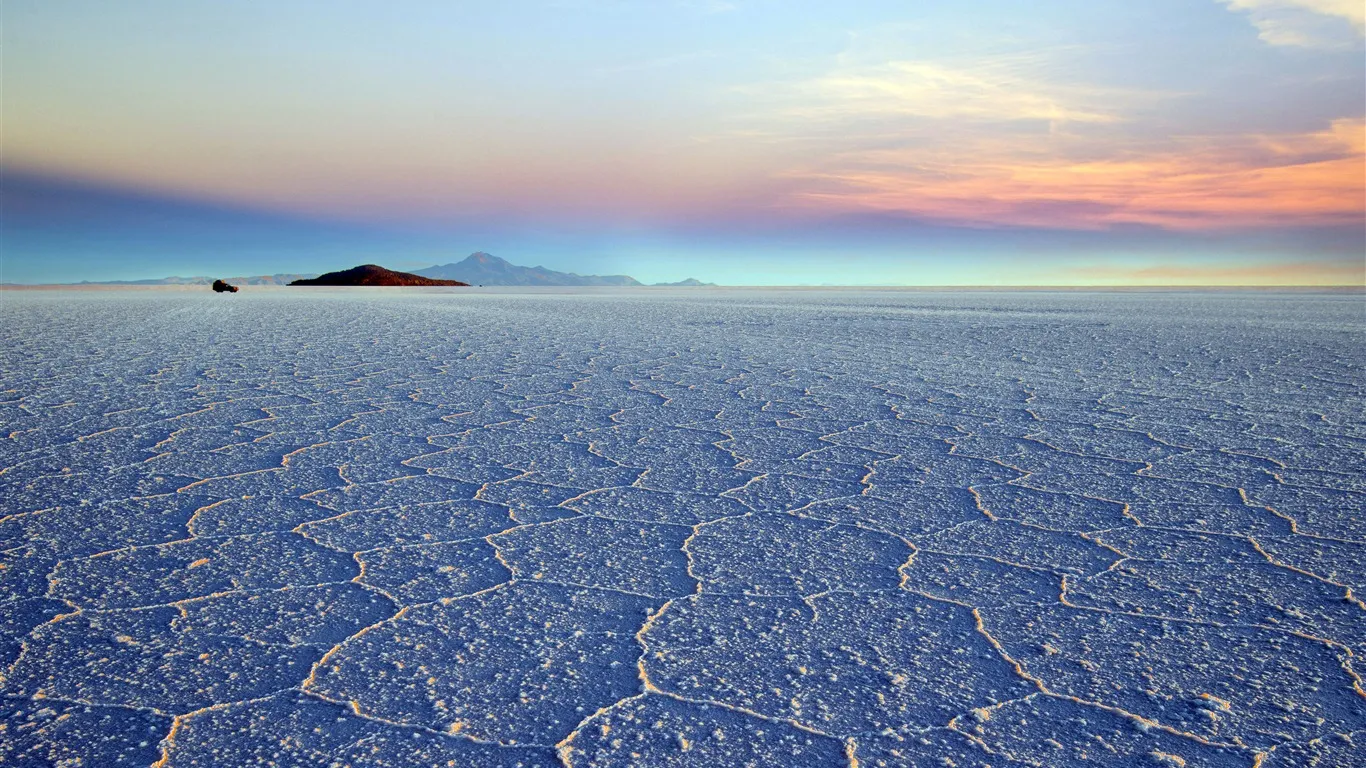 Salar_de_Uyuni_Bolivia_2020_Bing_HD_Desktop_1366x768 (1)